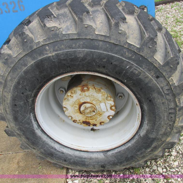 image for item H3300 2000 Genie S-60 boom lift