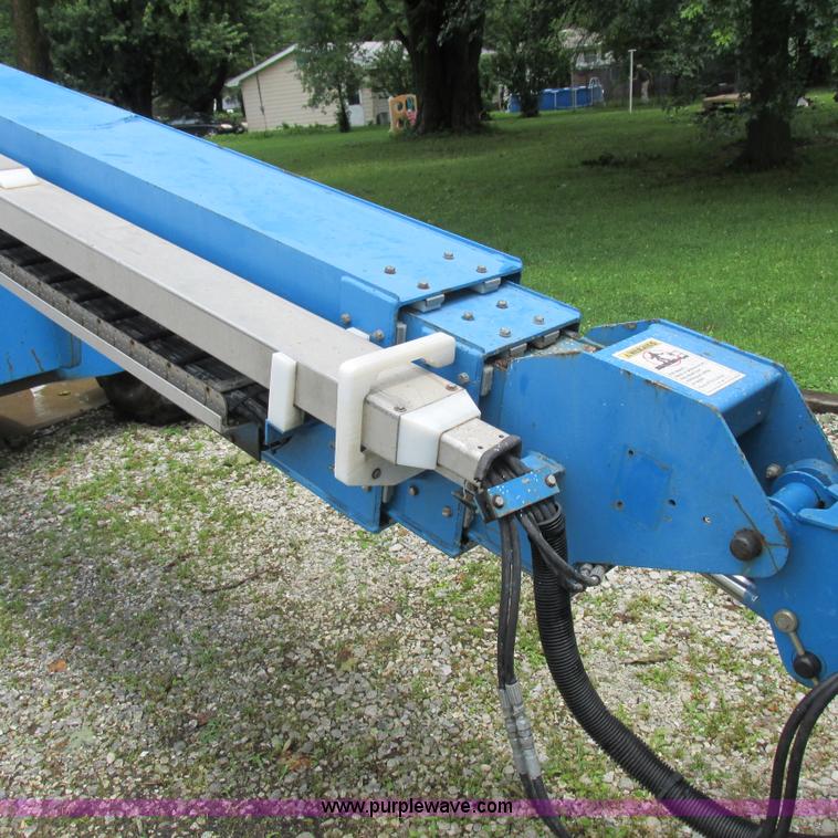 image for item H3300 2000 Genie S-60 boom lift