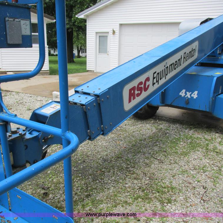 image for item H3300 2000 Genie S-60 boom lift