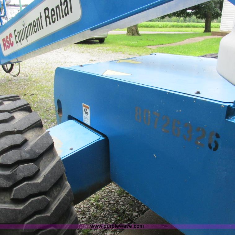 image for item H3300 2000 Genie S-60 boom lift