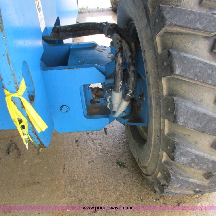 image for item H3300 2000 Genie S-60 boom lift