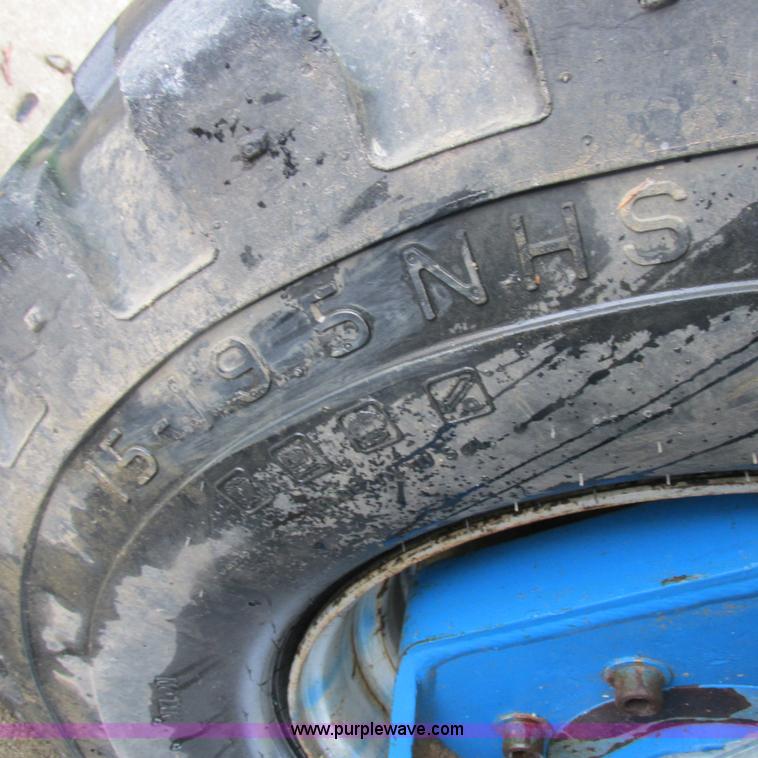 image for item H3300 2000 Genie S-60 boom lift