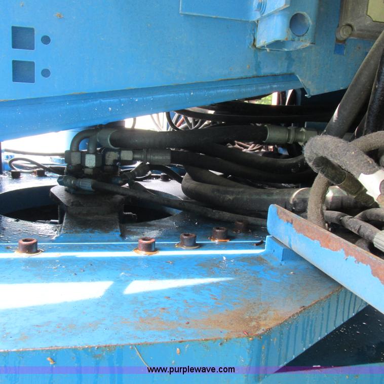 image for item H3300 2000 Genie S-60 boom lift