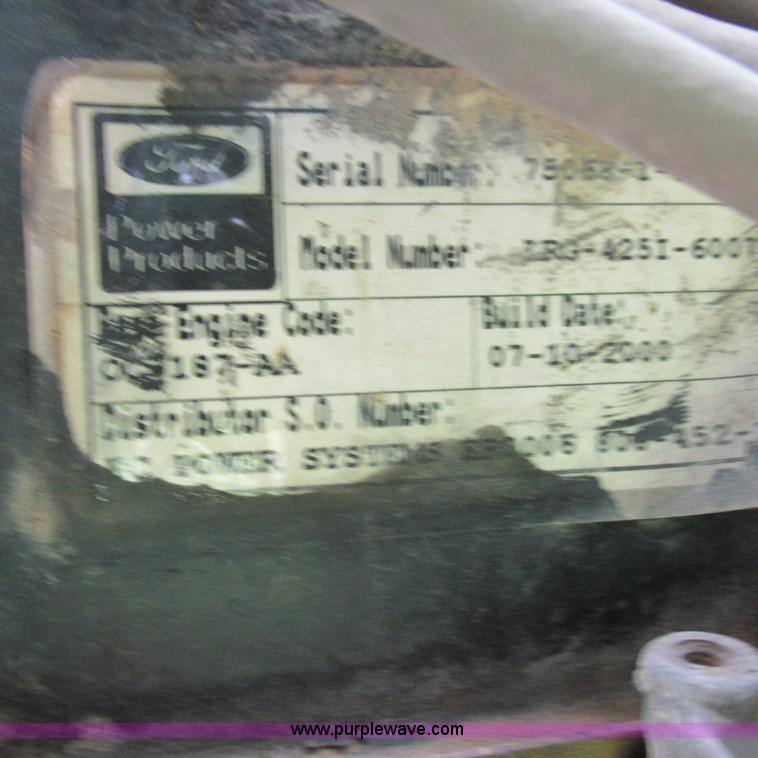 image for item H3300 2000 Genie S-60 boom lift