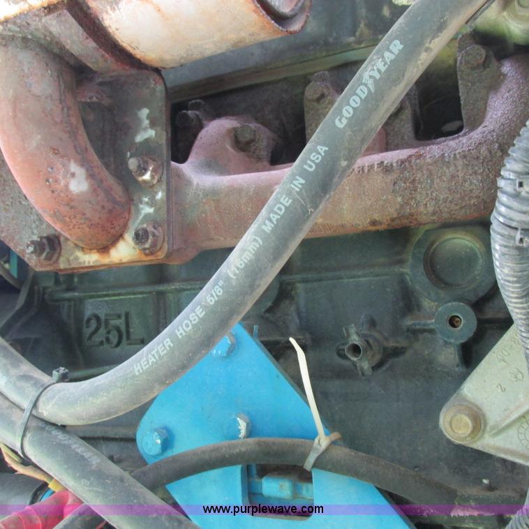 image for item H3300 2000 Genie S-60 boom lift