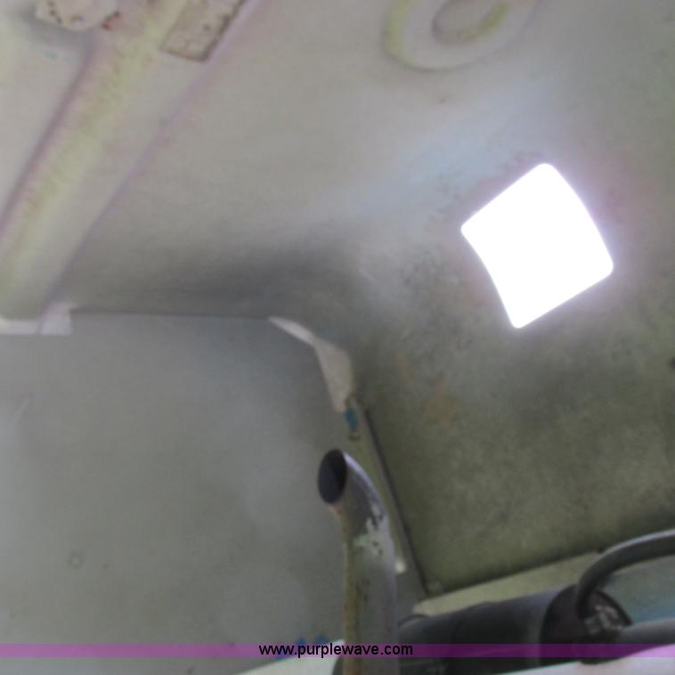 image for item H3300 2000 Genie S-60 boom lift