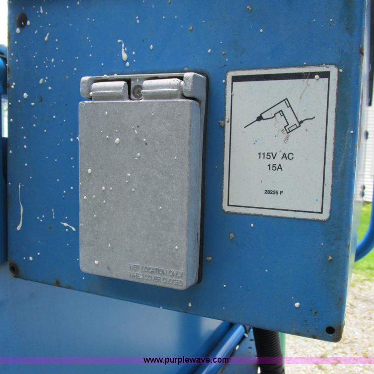 image for item H3300 2000 Genie S-60 boom lift