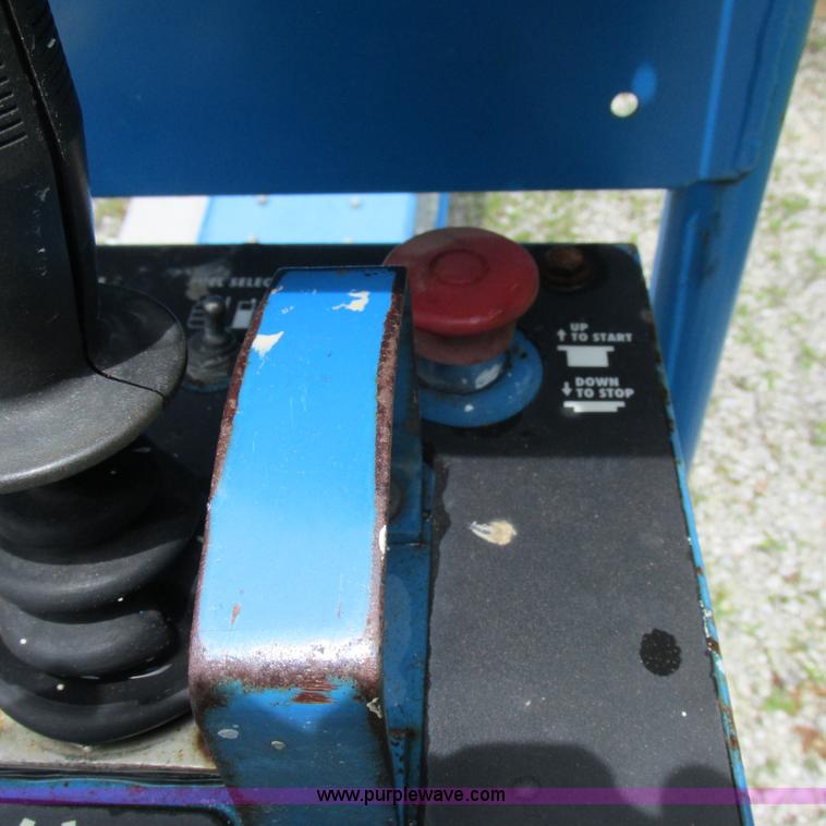 image for item H3300 2000 Genie S-60 boom lift