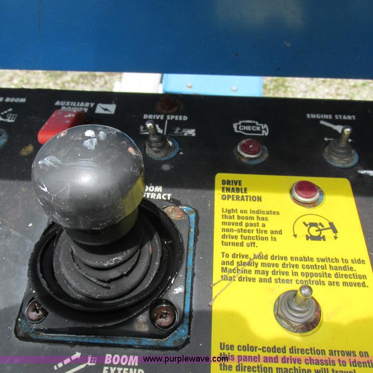 image for item H3300 2000 Genie S-60 boom lift