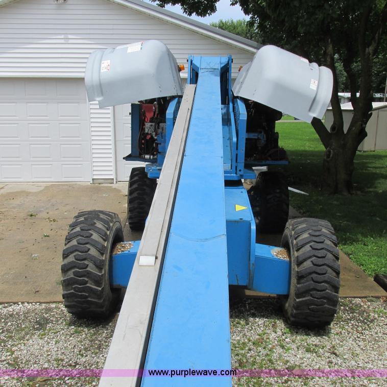 image for item H3300 2000 Genie S-60 boom lift