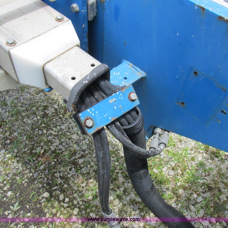 image for item H3300 2000 Genie S-60 boom lift