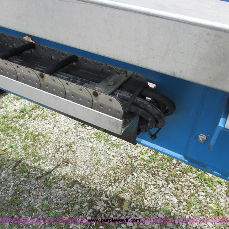 image for item H3300 2000 Genie S-60 boom lift