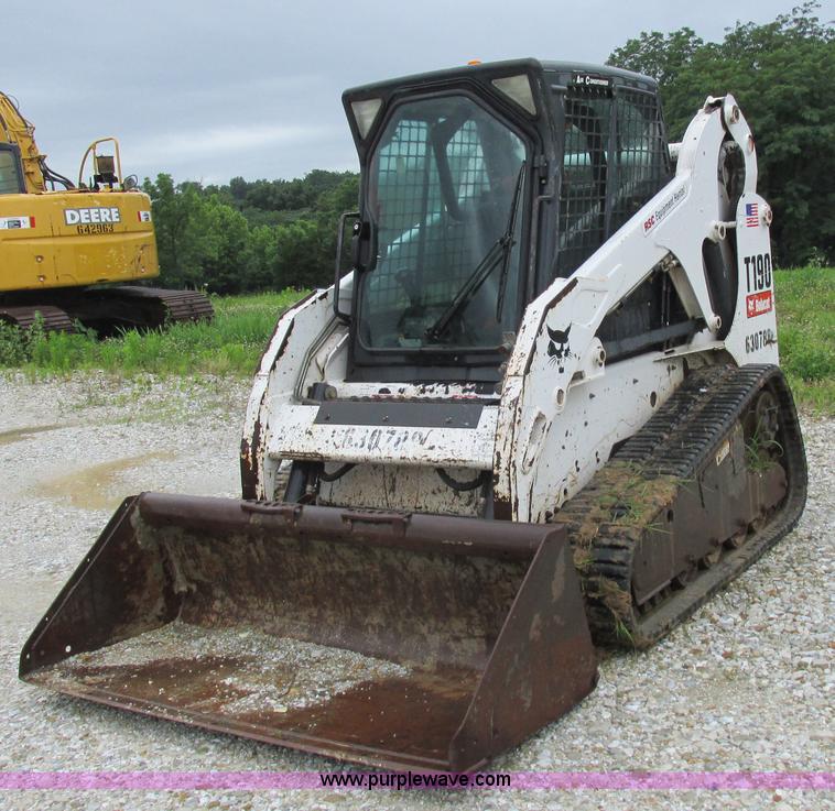 image for item H3301 2006 Bobcat T190 skid steer