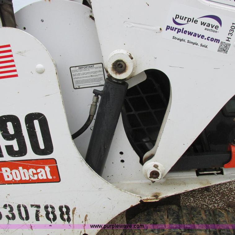 image for item H3301 2006 Bobcat T190 skid steer