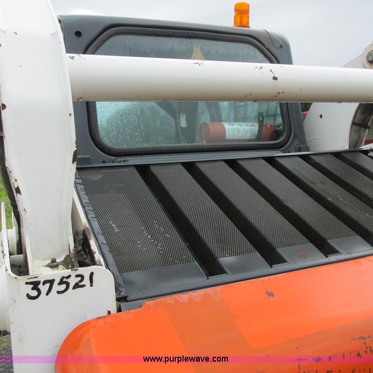 image for item H3301 2006 Bobcat T190 skid steer