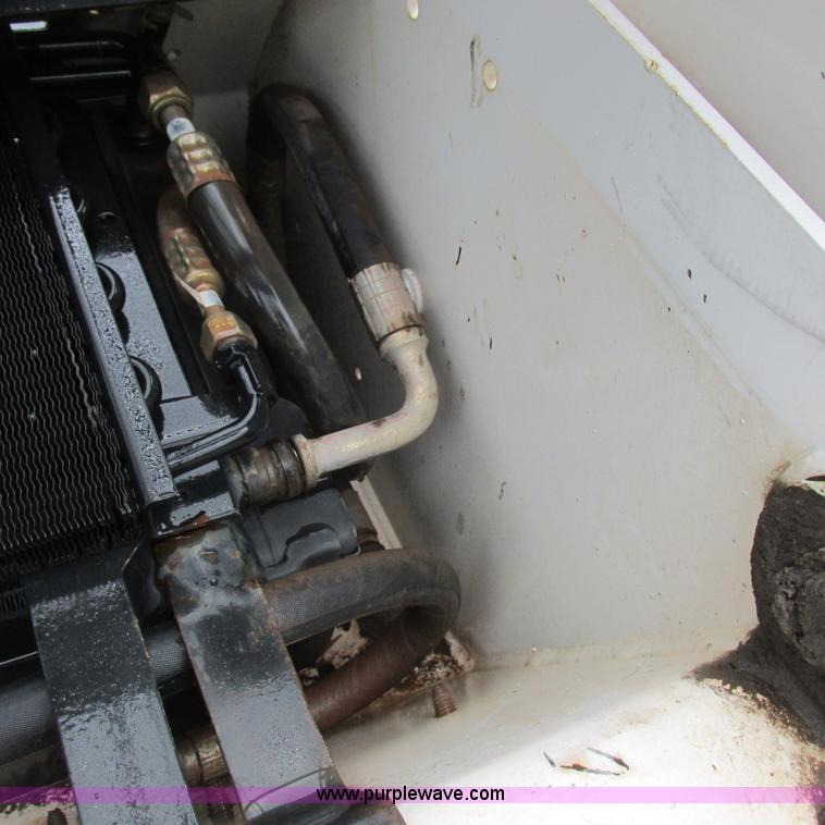 image for item H3301 2006 Bobcat T190 skid steer