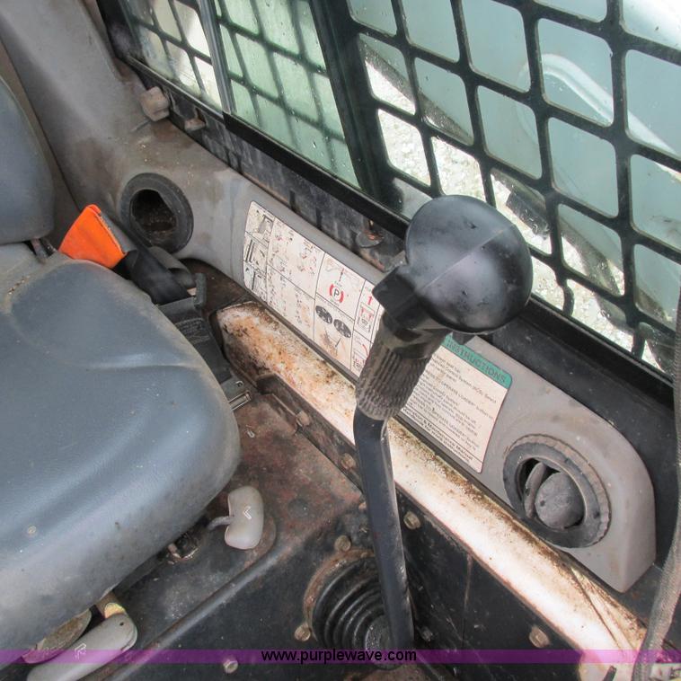 image for item H3301 2006 Bobcat T190 skid steer