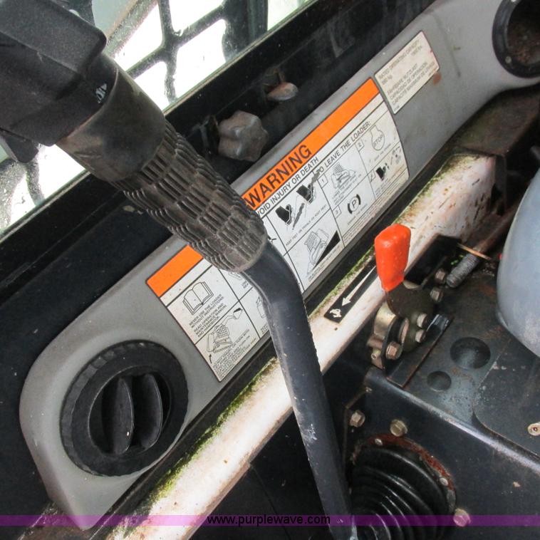 image for item H3301 2006 Bobcat T190 skid steer