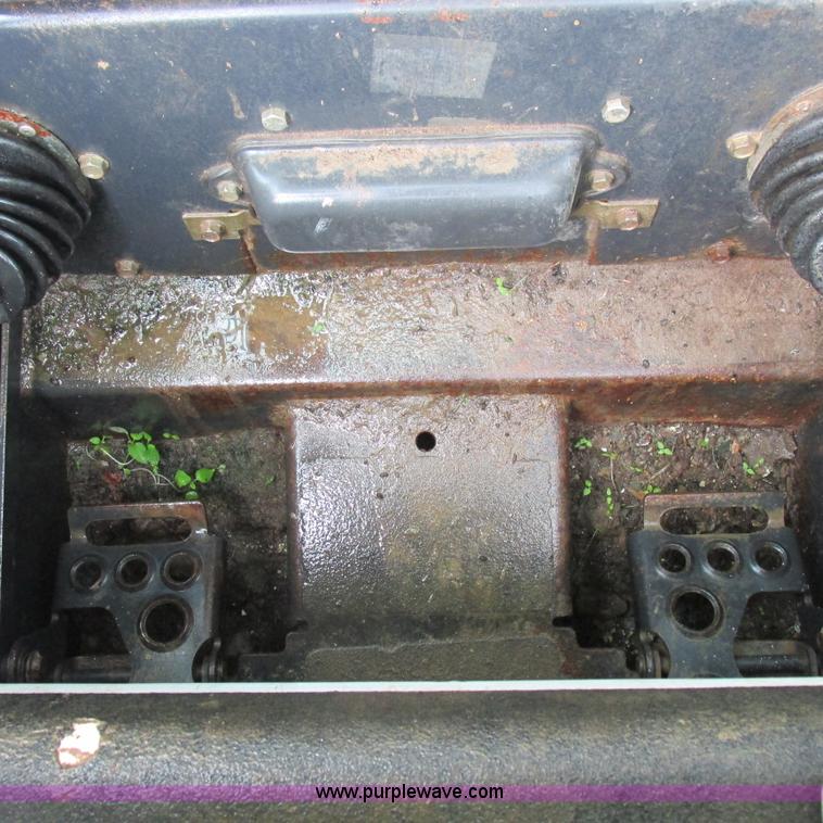 image for item H3301 2006 Bobcat T190 skid steer