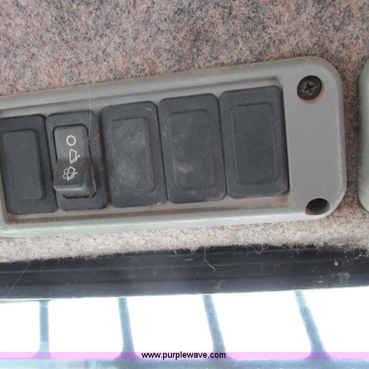 image for item H3301 2006 Bobcat T190 skid steer