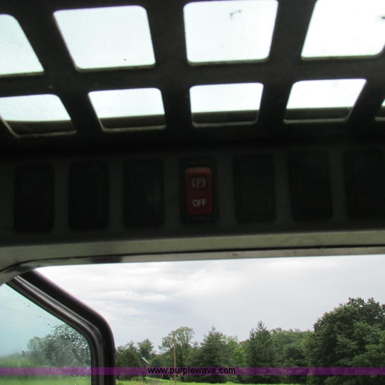 image for item H3301 2006 Bobcat T190 skid steer