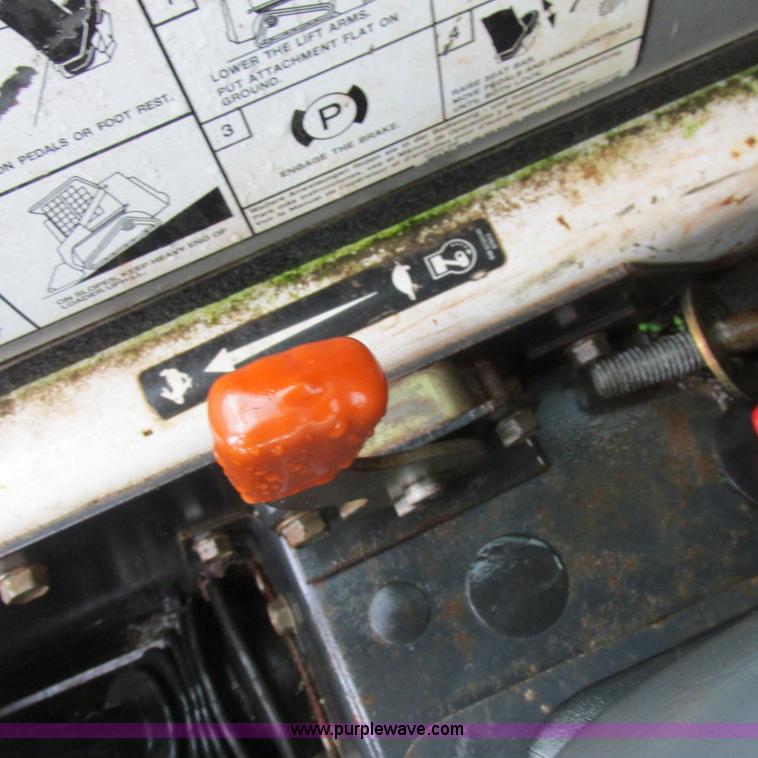 image for item H3301 2006 Bobcat T190 skid steer