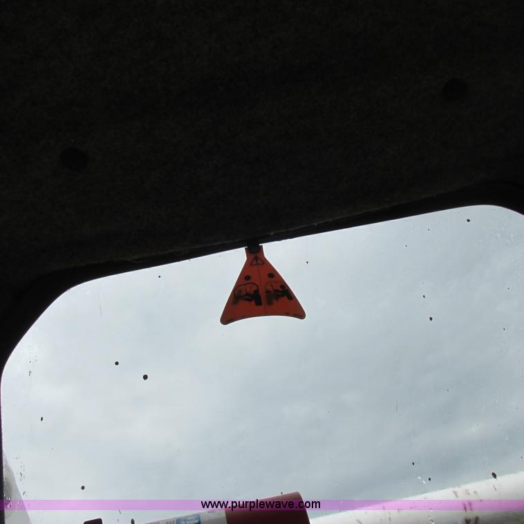 image for item H3301 2006 Bobcat T190 skid steer