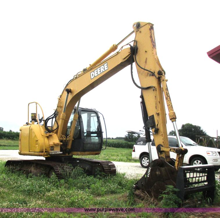 image for item H3302 2006 John Deere 135C excavator