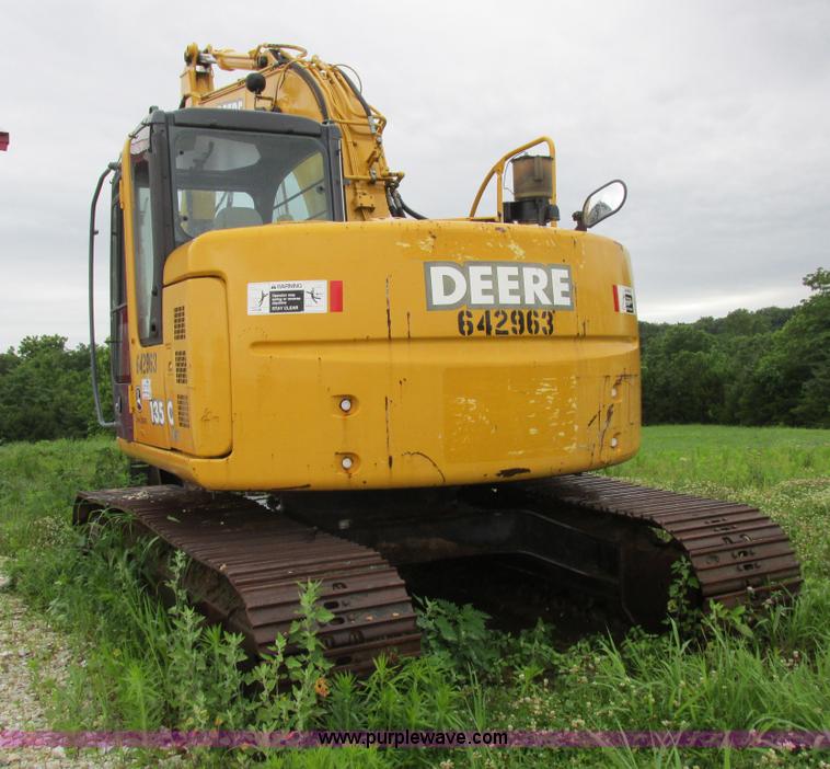 image for item H3302 2006 John Deere 135C excavator