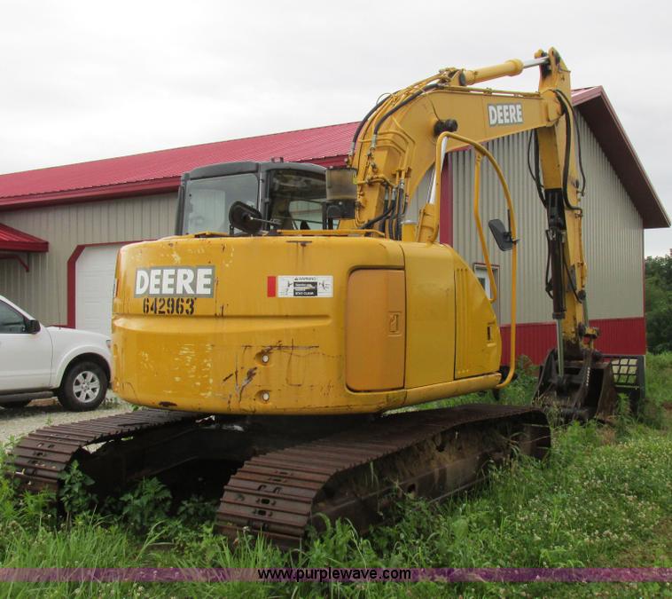 image for item H3302 2006 John Deere 135C excavator