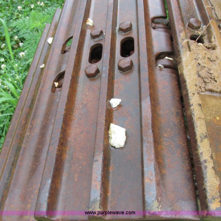 image for item H3302 2006 John Deere 135C excavator