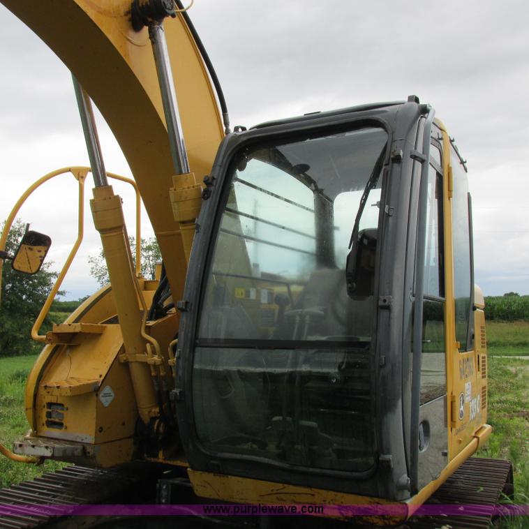 image for item H3302 2006 John Deere 135C excavator