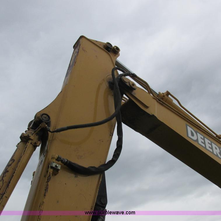 image for item H3302 2006 John Deere 135C excavator