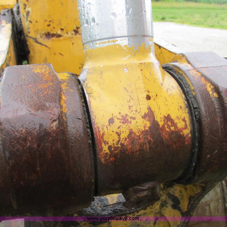 image for item H3302 2006 John Deere 135C excavator