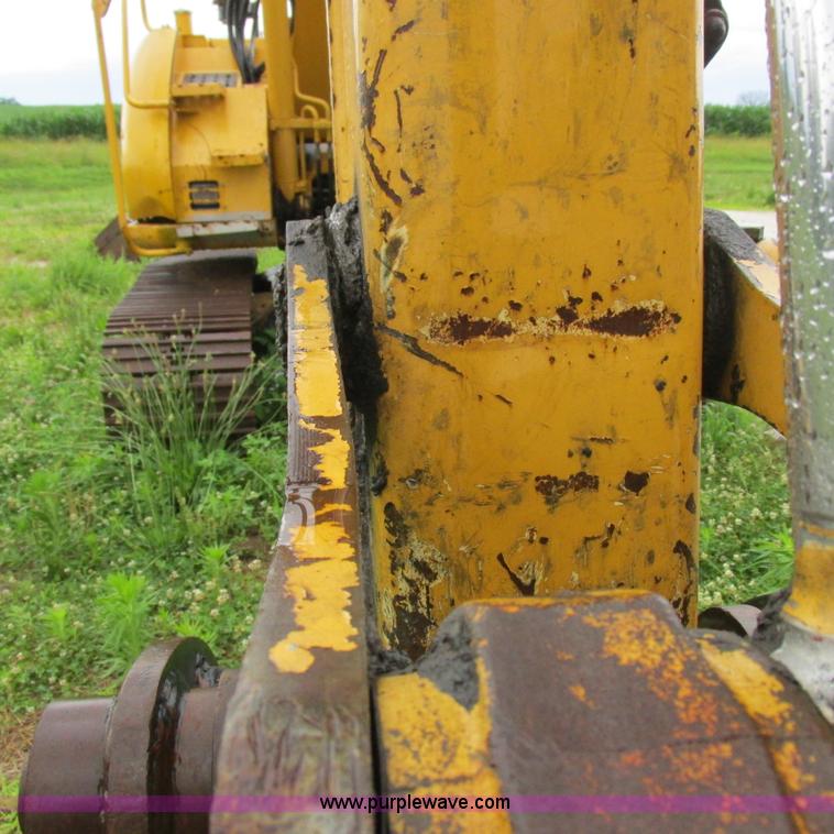 image for item H3302 2006 John Deere 135C excavator