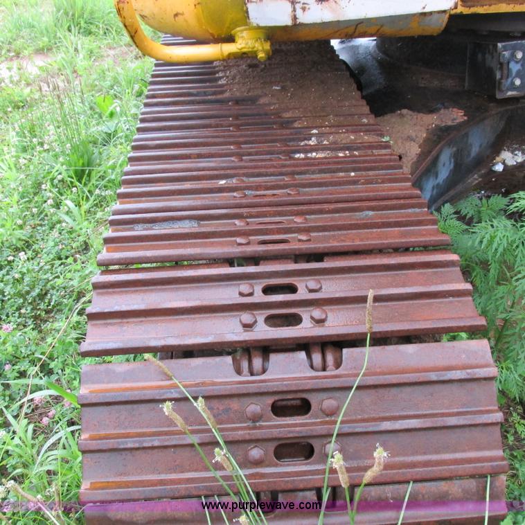 image for item H3302 2006 John Deere 135C excavator