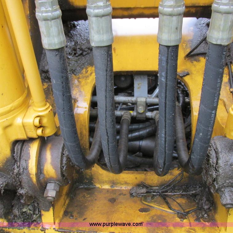 image for item H3302 2006 John Deere 135C excavator