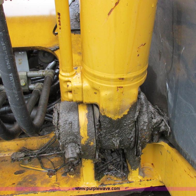 image for item H3302 2006 John Deere 135C excavator