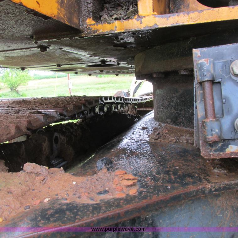 image for item H3302 2006 John Deere 135C excavator