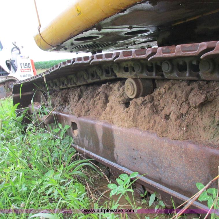 image for item H3302 2006 John Deere 135C excavator