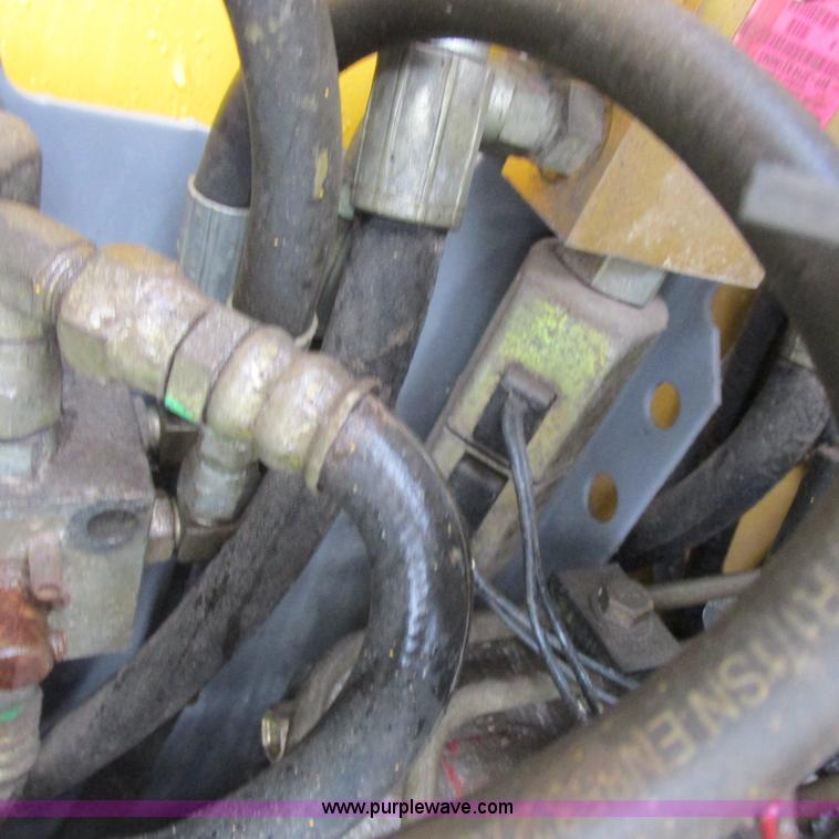 image for item H3302 2006 John Deere 135C excavator