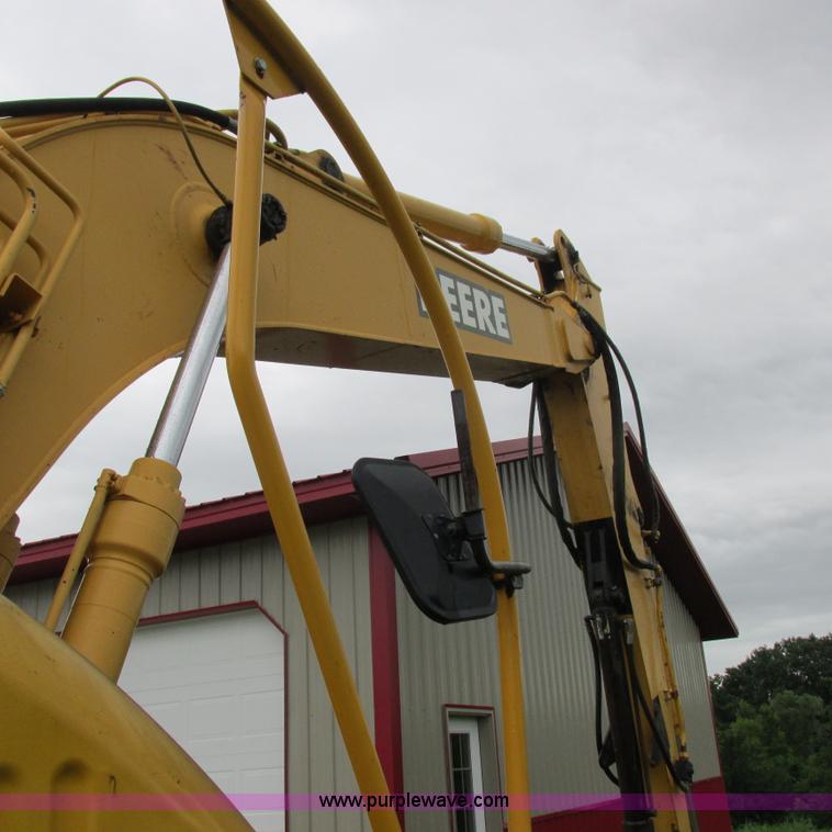 image for item H3302 2006 John Deere 135C excavator