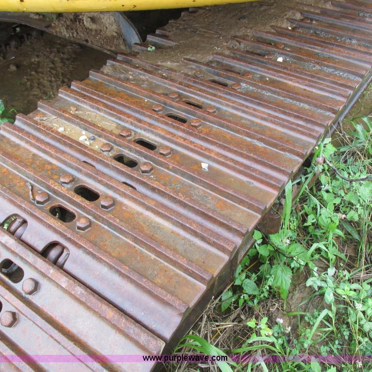 image for item H3302 2006 John Deere 135C excavator