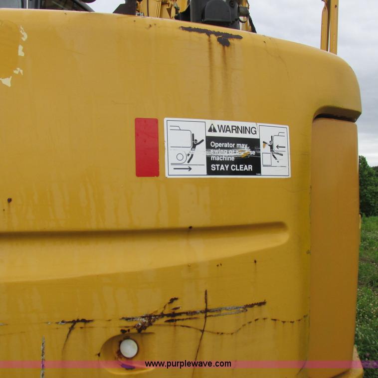 image for item H3302 2006 John Deere 135C excavator