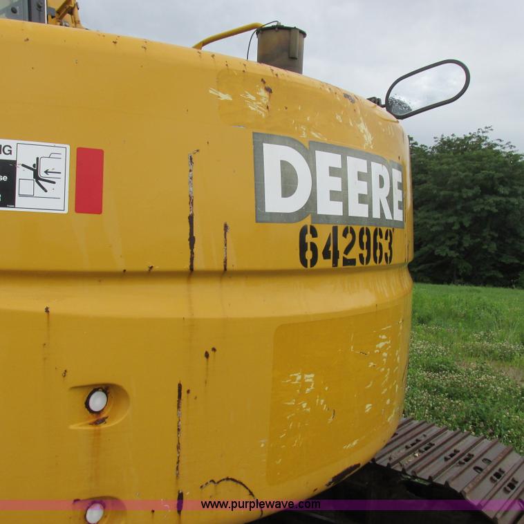 image for item H3302 2006 John Deere 135C excavator