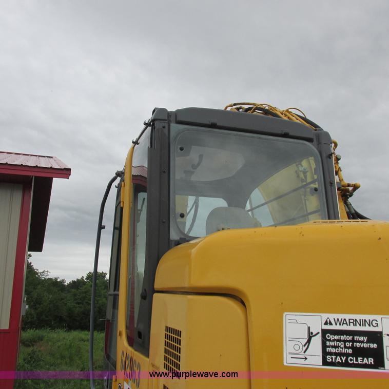 image for item H3302 2006 John Deere 135C excavator