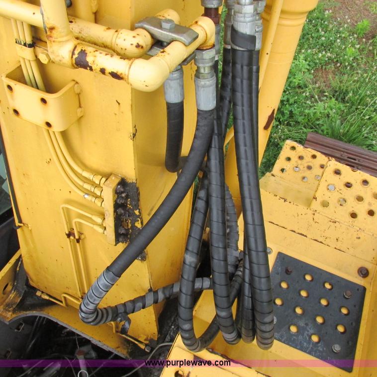 image for item H3302 2006 John Deere 135C excavator