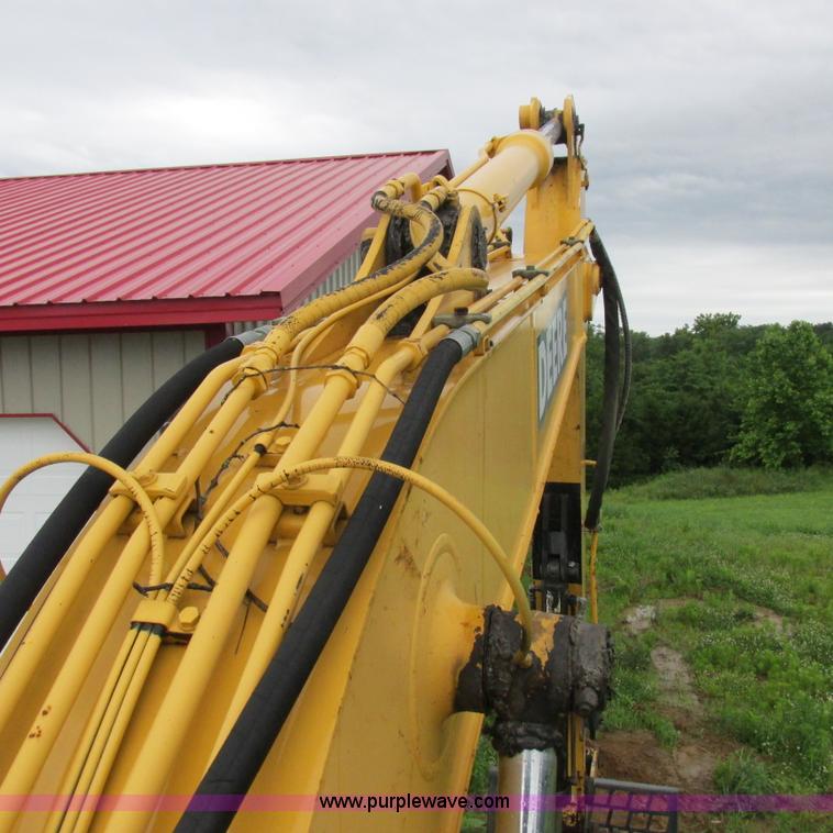 image for item H3302 2006 John Deere 135C excavator