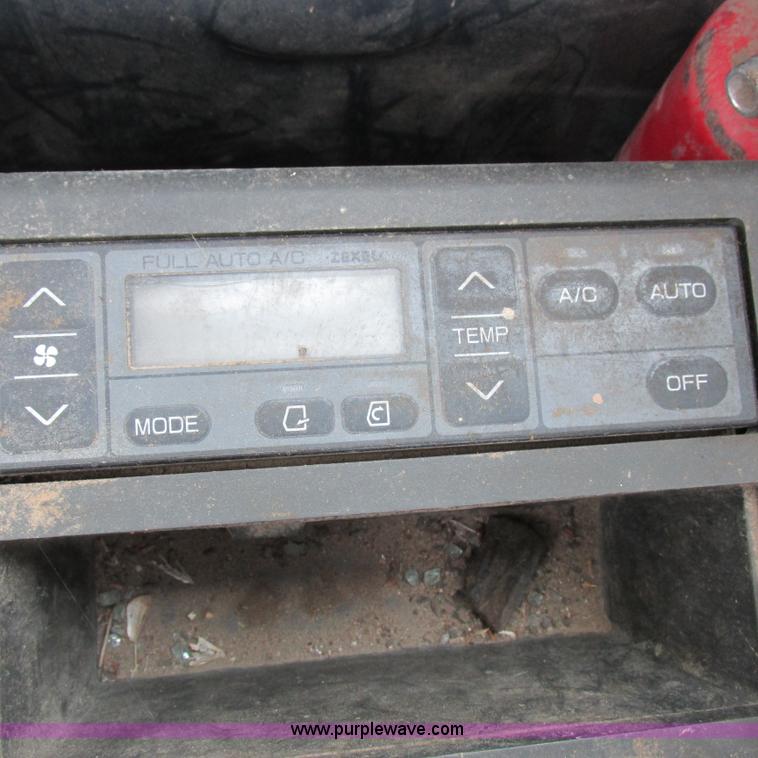 image for item H3302 2006 John Deere 135C excavator