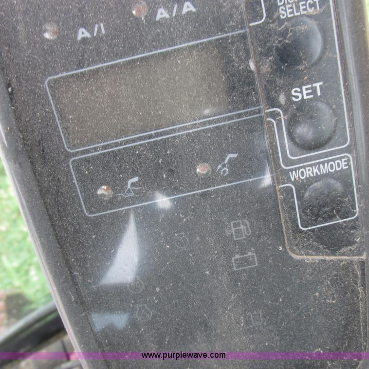 image for item H3302 2006 John Deere 135C excavator